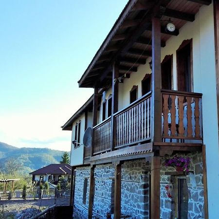 Semana Guesthouse Vrata Bagian luar foto