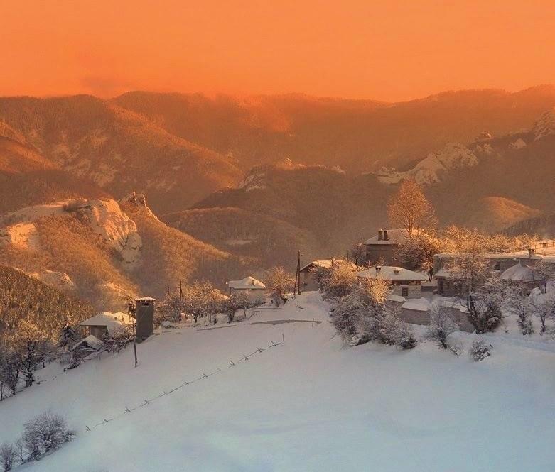 Semana Guesthouse Vrata Bagian luar foto