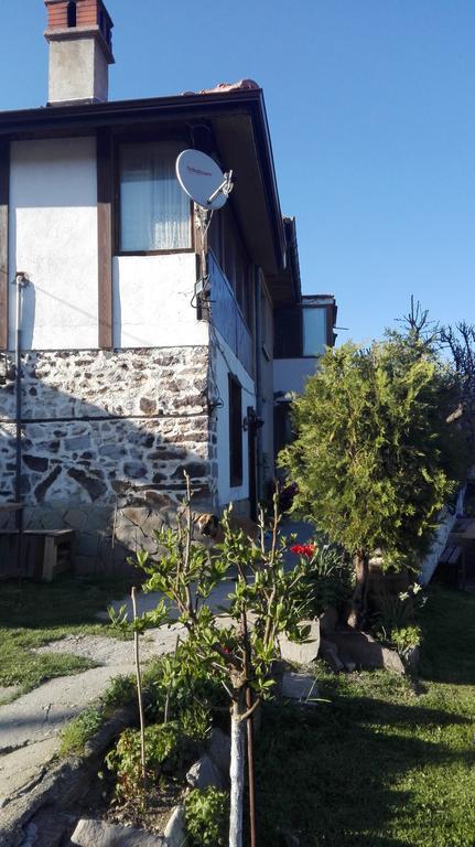 Semana Guesthouse Vrata Bagian luar foto