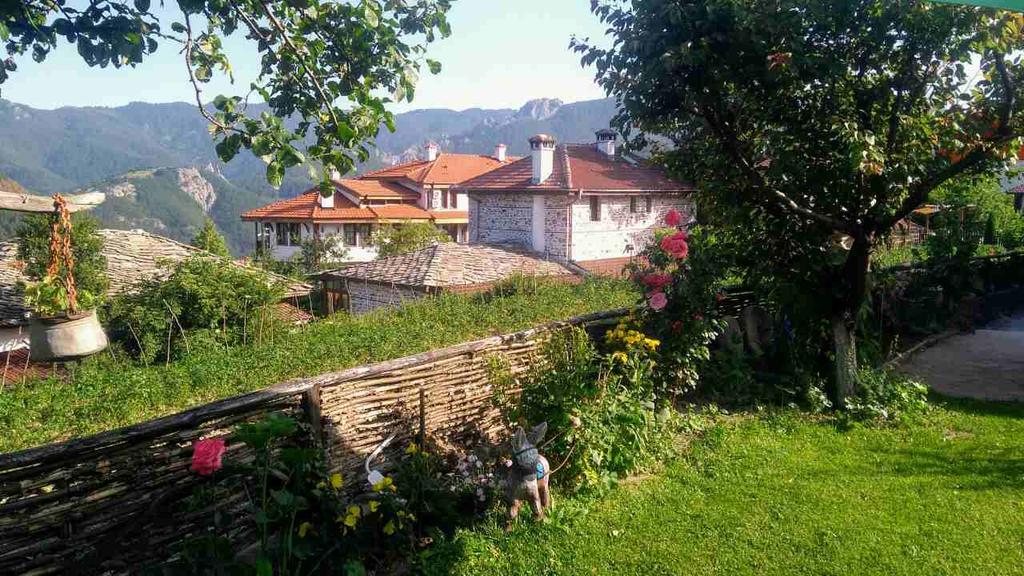 Semana Guesthouse Vrata Bagian luar foto