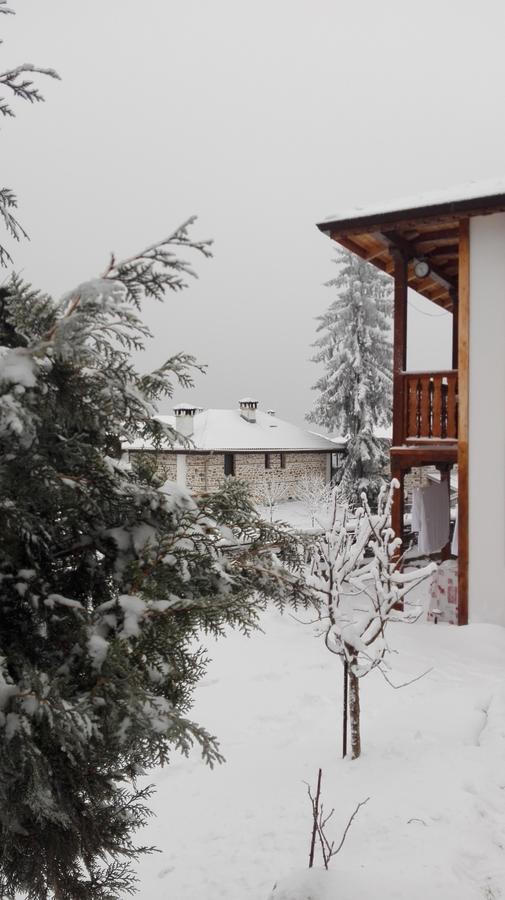 Semana Guesthouse Vrata Bagian luar foto